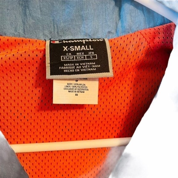 Champion - Picture 3 of 6